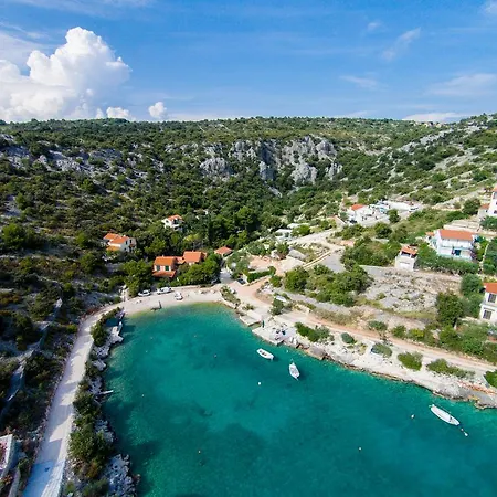 Ivanka Villa Sevid